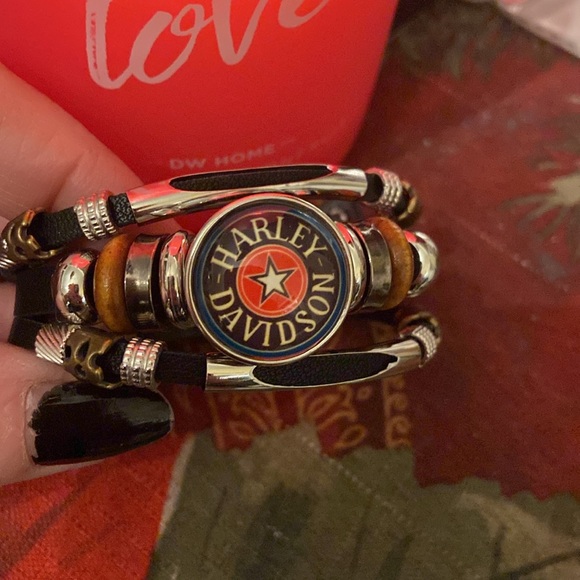 - HD Snap Bracelet - Picture 4 of 8